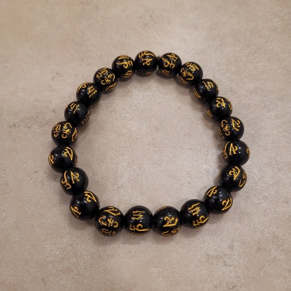Om Mani Padme Hum Bracelet - Picture 1 of 4